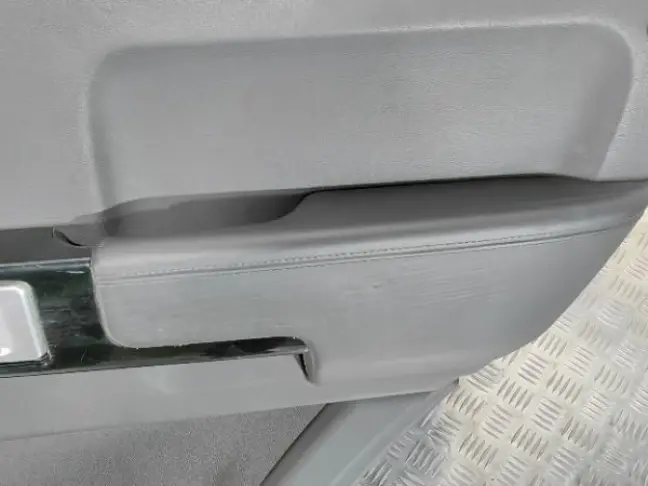 Дверные карты Range Rover 3 L322 черные комплект