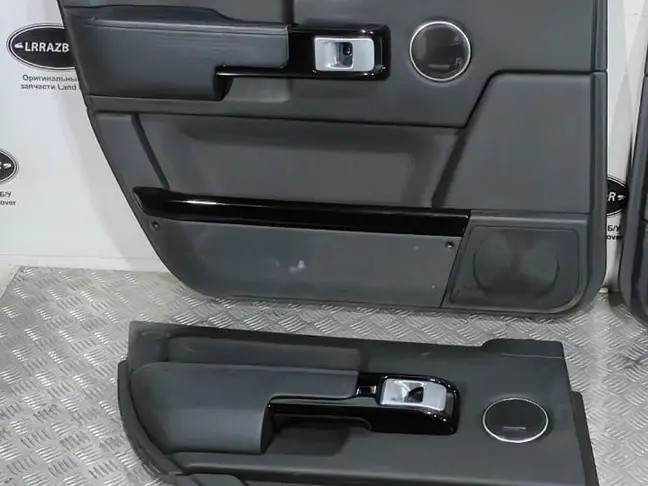 Дверные карты Range Rover 3 L322 черные комплект