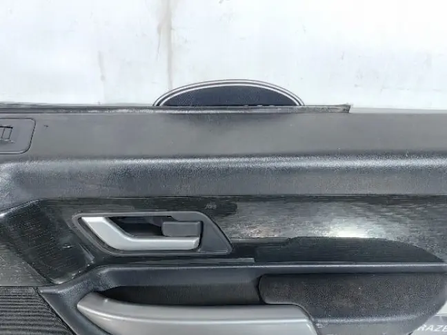 Обшивка задняя правая Range Rover Sport L320 05-09