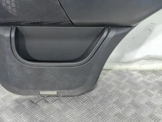 Обшивка задняя правая Range Rover Sport L320 05-09