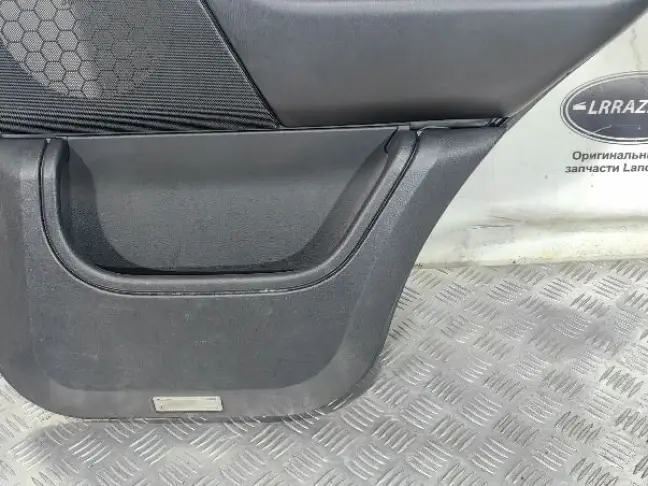 Обшивка задняя правая Range Rover Sport L320 05-09