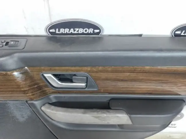 Обшивка задняя правая Range Rover Sport L320 05-09