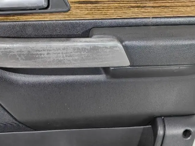 Обшивка передняя прав Range Rover Sport L320 05-09