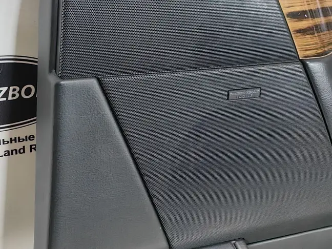 Обшивка передняя прав Range Rover Sport L320 05-09