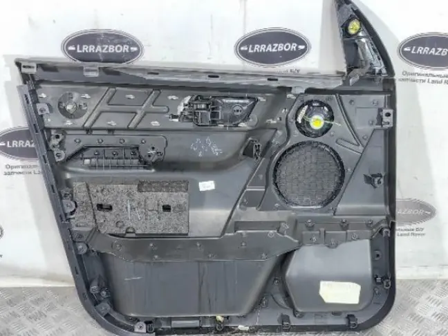 Обшивка передняя прав Range Rover Sport L320 05-09