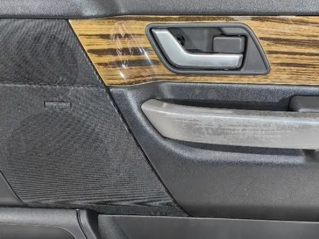 Обшивка передняя прав Range Rover Sport L320 05-09