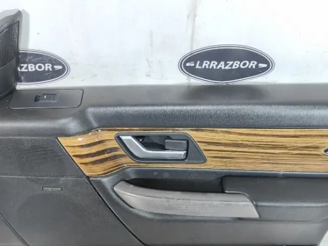 Обшивка передняя прав Range Rover Sport L320 05-09