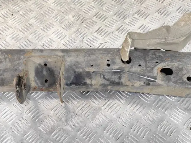 Балка поперечная раздатки Range Sport L320 05-13