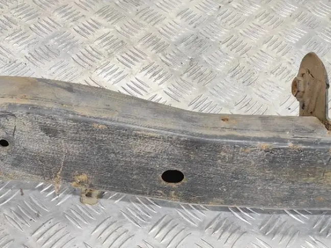 Балка поперечная раздатки Range Sport L320 05-13