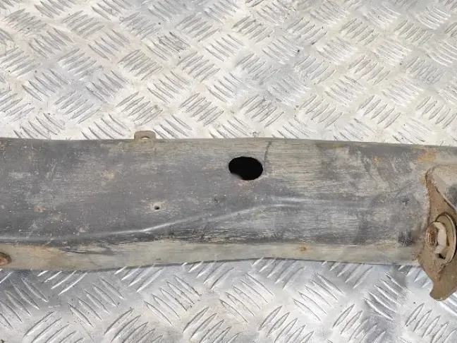 Балка поперечная раздатки Range Sport L320 05-13