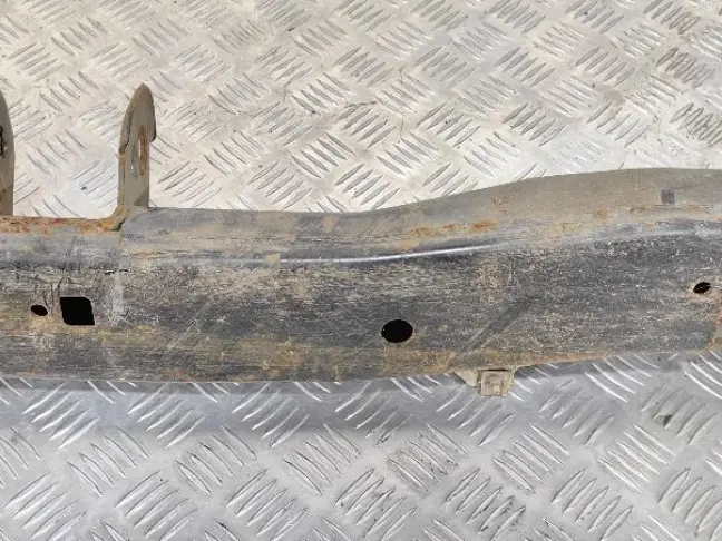 Балка поперечная раздатки Range Sport L320 05-13