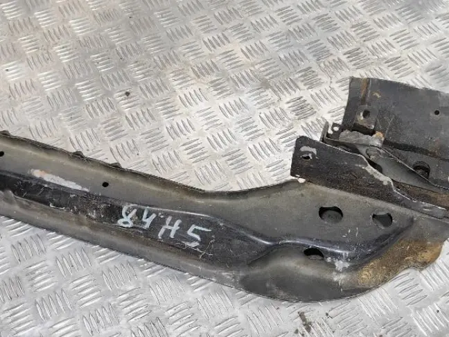 Балка передняя поперечная Range Sport L320 05-13