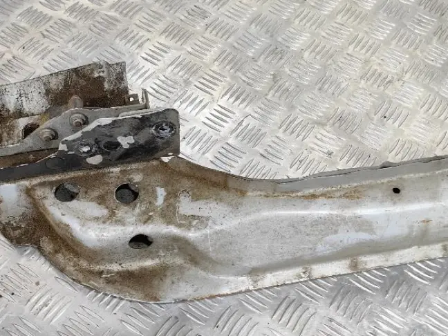 Балка передняя поперечная DISCOVERY 3 L319 05-14