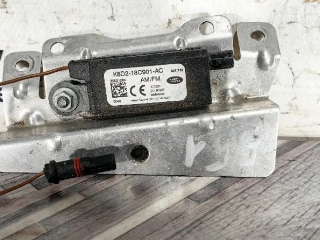 Антенна задняя правая Range Rover Evoque L551