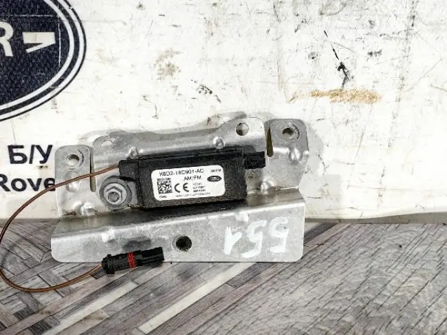 Антенна задняя правая Range Rover Evoque L551