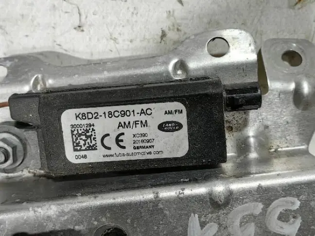 Антенна задняя правая Range Rover Evoque L551