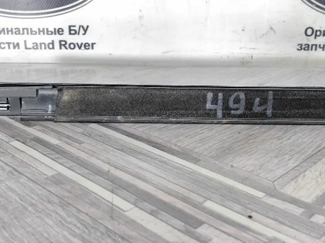 Молдинг стекла заднего правого Sport 2 L494