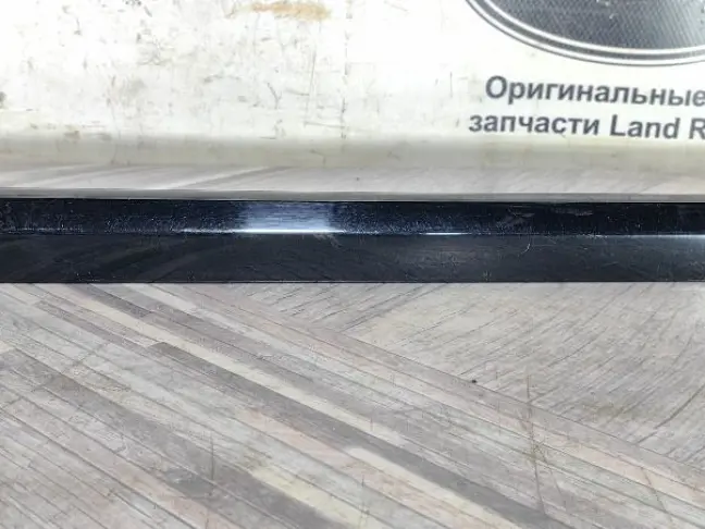 Молдинг стекла заднего правого Sport 2 L494