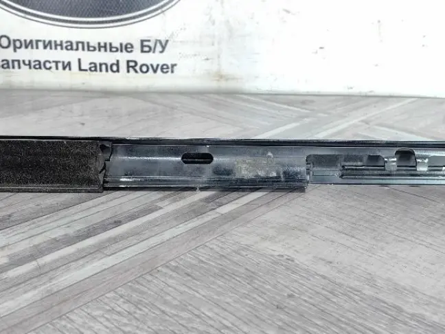 Молдинг стекла заднего правого Sport 2 L494