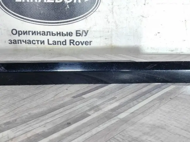 Молдинг стекла заднего правого Sport 2 L494