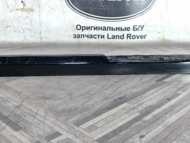 Молдинг стекла передний правый Sport 2 L494