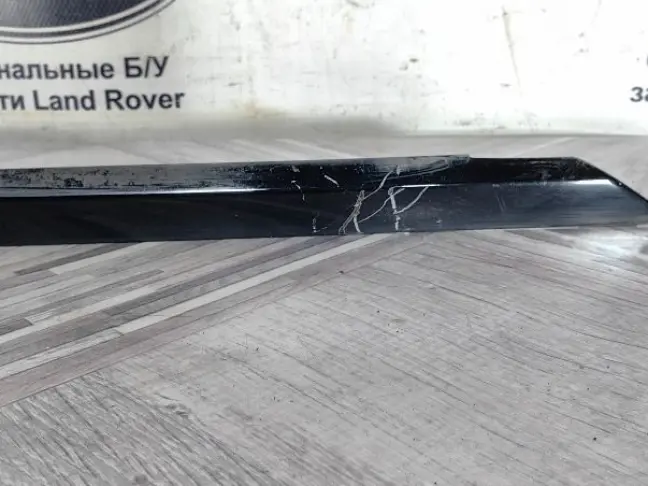 Молдинг стекла передний правый Sport 2 L494