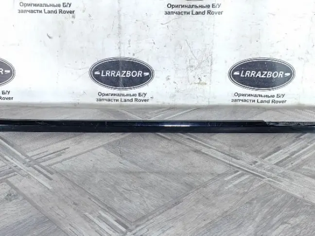 Молдинг стекла передний правый Sport 2 L494