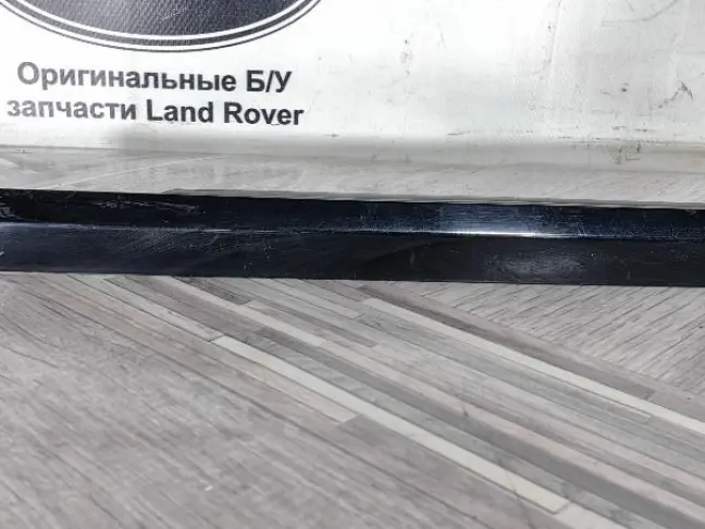 Молдинг стекла передний правый Sport 2 L494