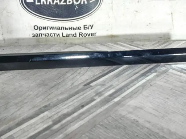 Молдинг стекла заднего левого Sport 2 L494