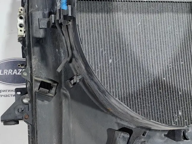 Кассета радиаторов в сборе DISCOVERY 4 L319 09-14