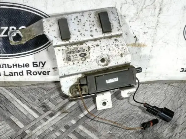 Антенна задняя левая Range Rover Sport 2 L494