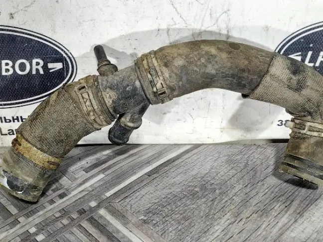 Патрубок охлаждения Range Rover Sport 3.0