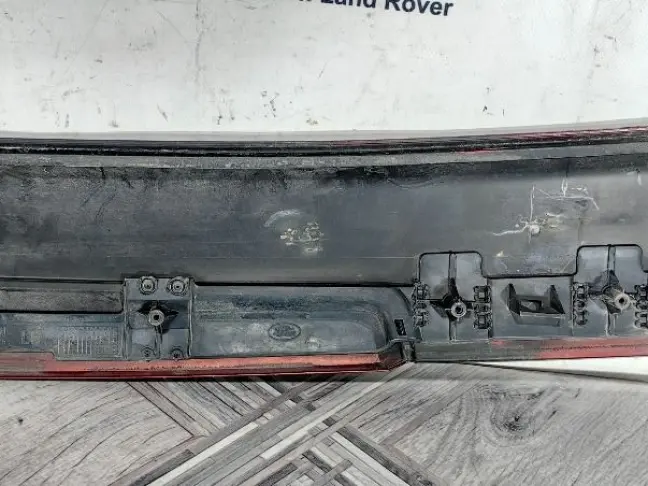 Молдинг стекла багажника Range Rover Sport L320