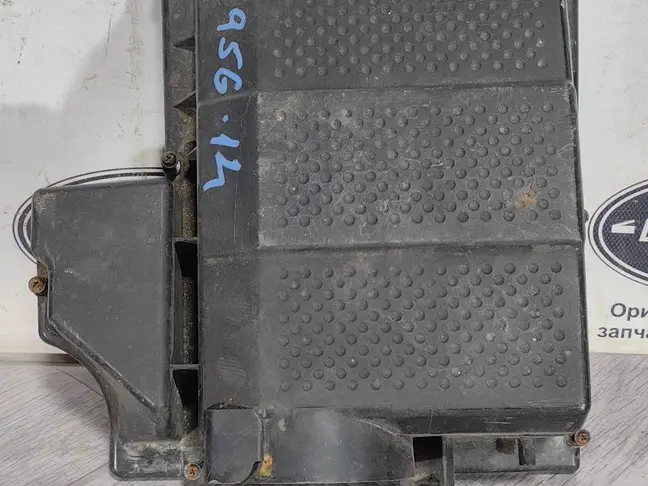 Крышка воздушного фильтра Discovery 3 2.7