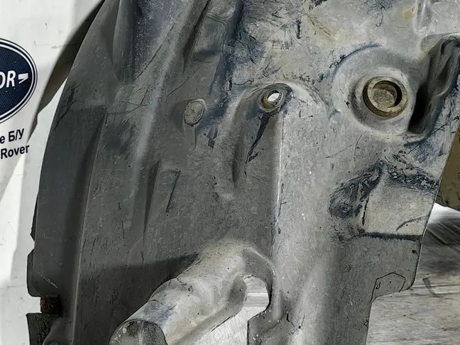 Подкрылок передний левый Range Rover Sport L320