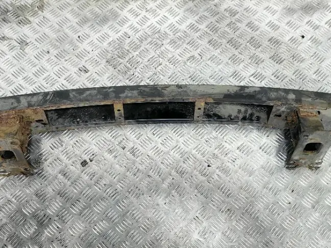 Усилитель переднего бампера DISCOVERY 3/4 L319