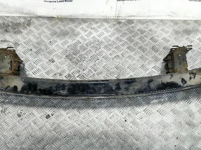 Усилитель переднего бампера DISCOVERY 3/4 L319