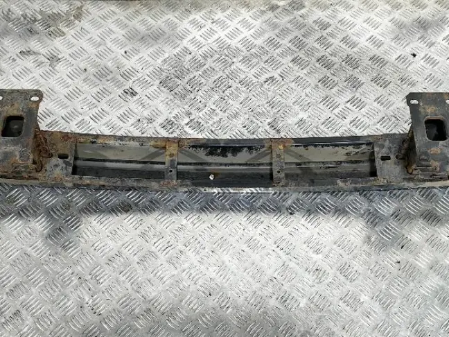 Усилитель переднего бампера DISCOVERY 3/4 L319