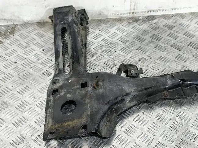 Ухо левое панели Range Rover L322 07-12