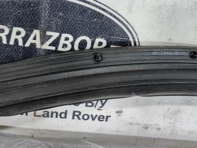 Уплотнитель двери задней левой Range Rover L322