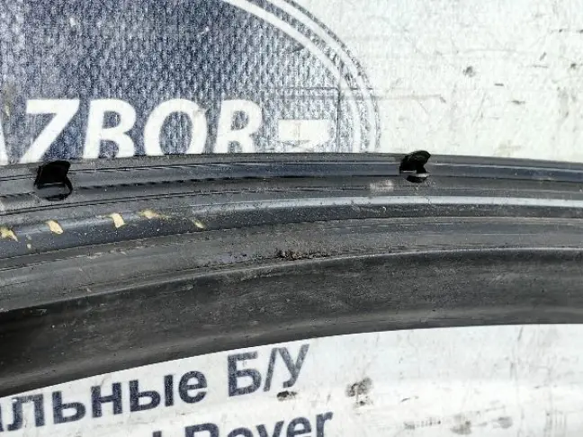 Уплотнитель двери задней левой Range Rover L322