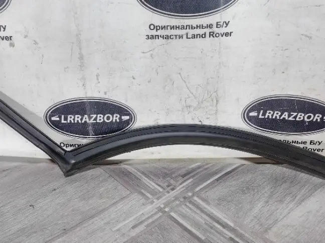 Уплотнитель двери задней левой Range Rover L322