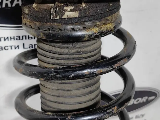 Амортизатор передний прав Land Rover Freelander 2