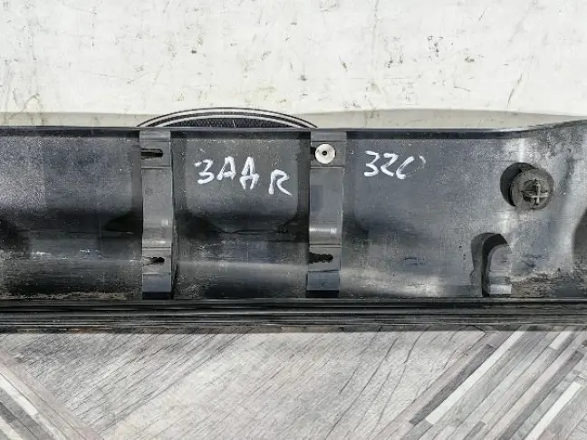 Молдинг двери задний правый Range Rover Sport 320