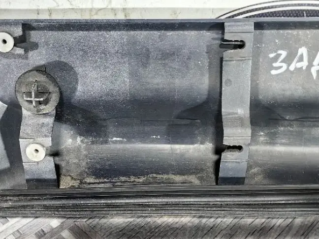 Молдинг двери задний правый Range Rover Sport 320