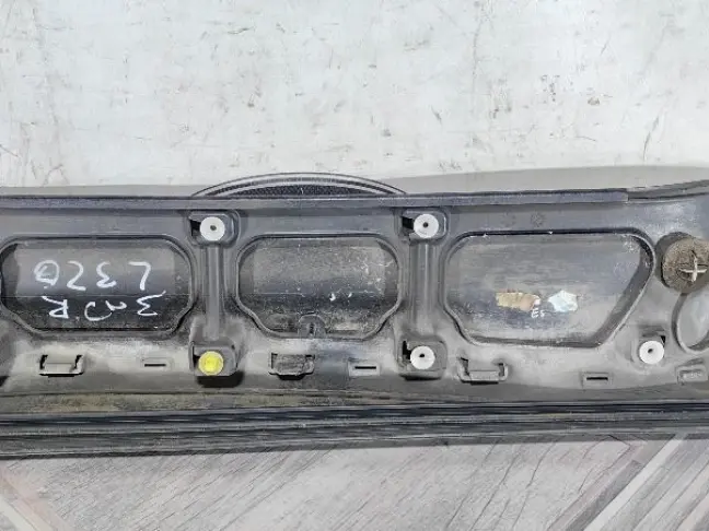 Молдинг двери задний правый Range Rover Sport 320