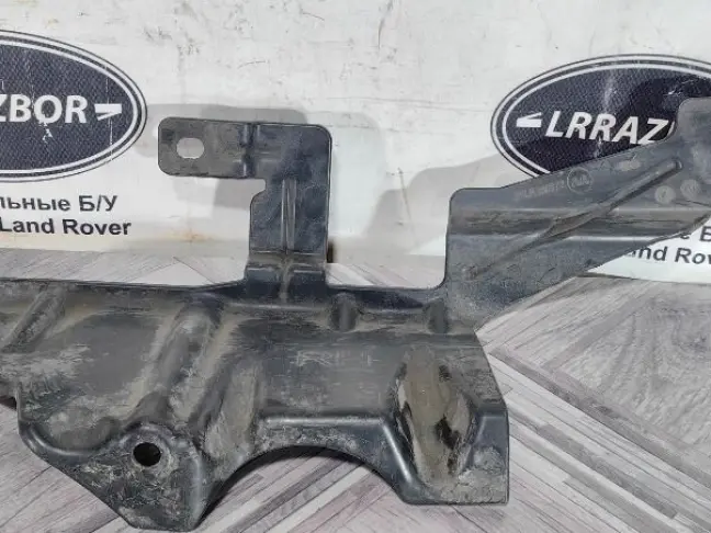 Пыльник двигателя боковой  Range Rover 4 L405