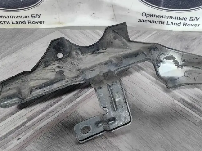 Пыльник двигателя боковой  Range Rover 4 L405