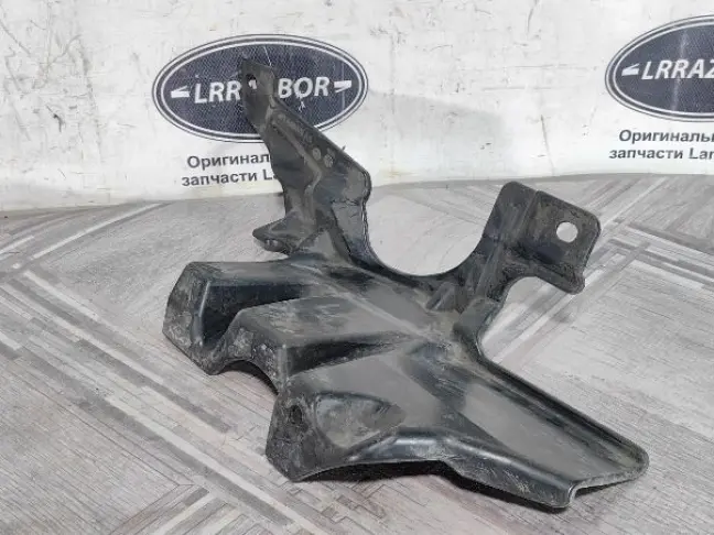 Пыльник двигателя боковой левый Range Rover 4 L405