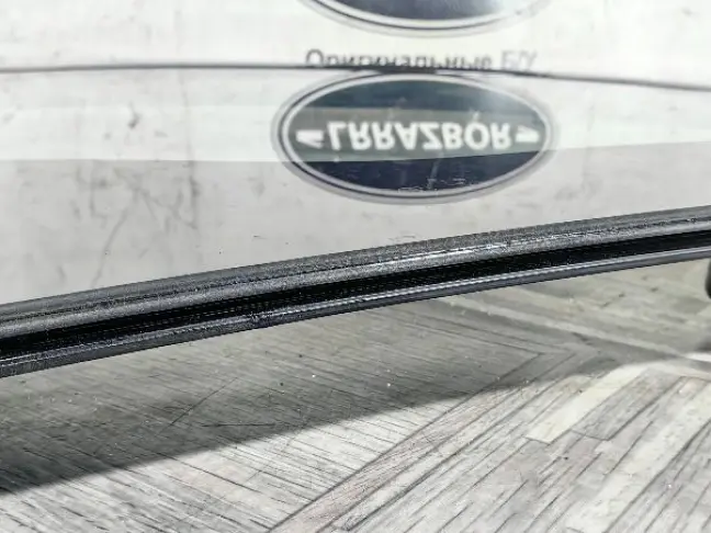 Форточка задняя левая Range Rover 4 L405 светлое